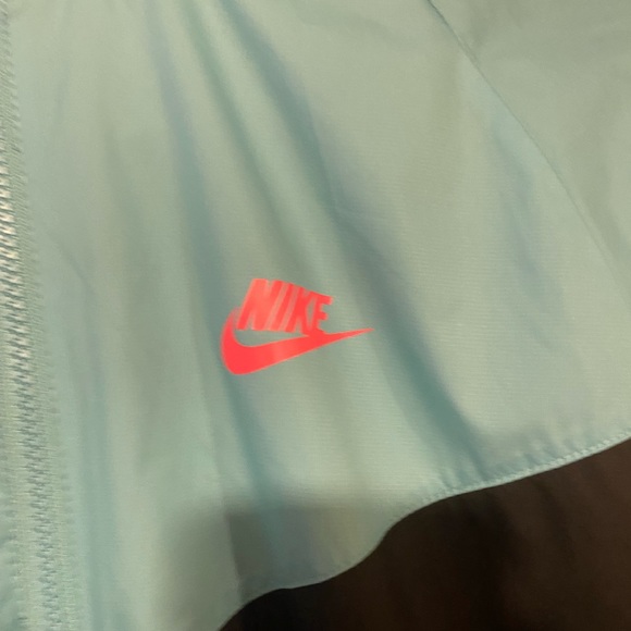 Nike sportswear Windrunner jacket - Picture 2 of 3